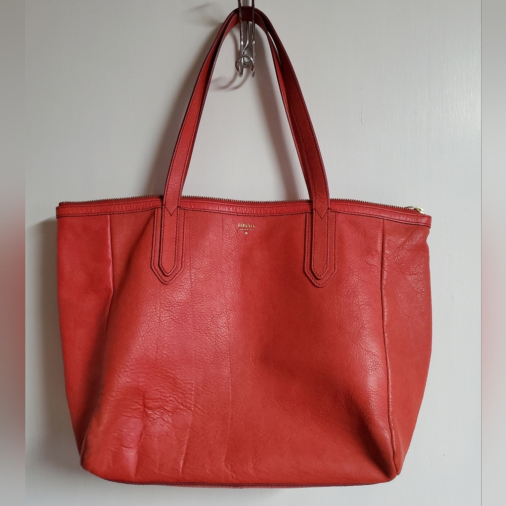 Fossil tote